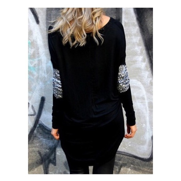 Black Hi Low Silky Soft Tee - Picture 5 of 6